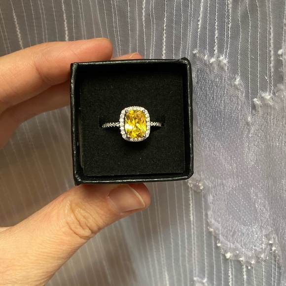 3CT  yellow diamond ring - Picture 5 of 6